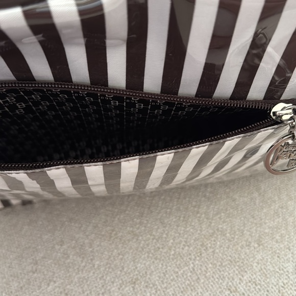 🌸Henri Bendel Carry All Bag🌸 - Picture 3 of 16